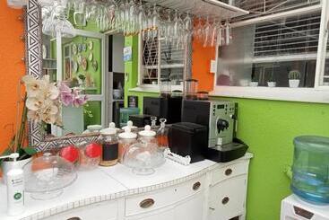 تختخواب و صبحانه Mitchell S Guesthouse