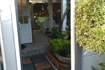تختخواب و صبحانه Mitchell S Guesthouse