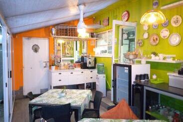 تختخواب و صبحانه Mitchell S Guesthouse