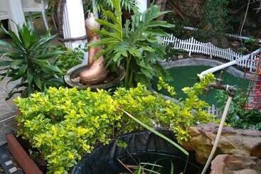 تختخواب و صبحانه Mitchell S Guesthouse