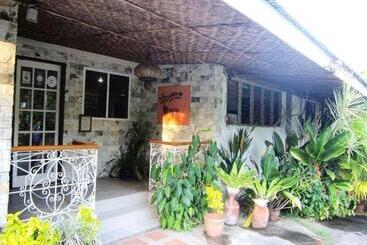 Cabua An Beach Resort Hostel