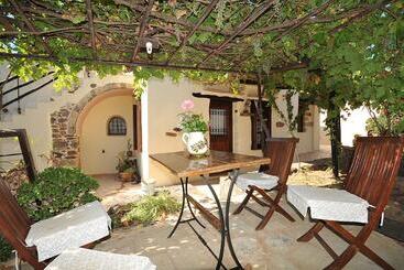 Elia Traditional Hotel & Spa