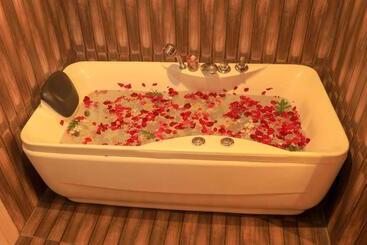 هتل Bharatpur Garden Resort