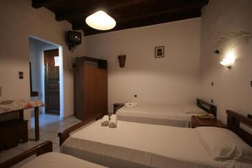 هتل Chania Rooms