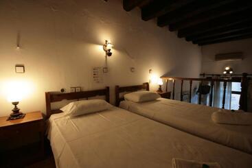 هتل Chania Rooms