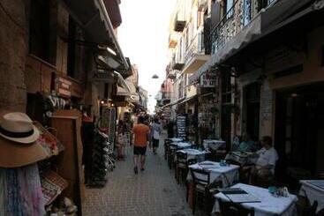 هتل Chania Rooms