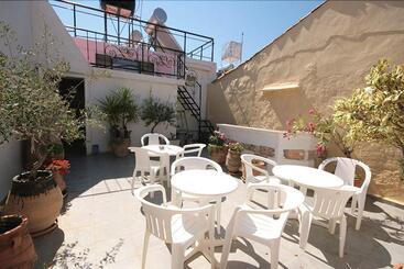 هتل Chania Rooms