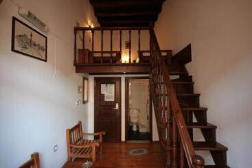 هتل Chania Rooms