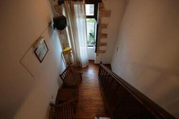 هتل Chania Rooms