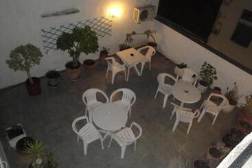 هتل Chania Rooms