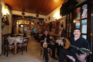 هتل Chania Rooms