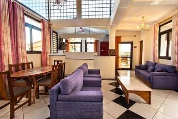 هتل Oceanis Home & Voyages