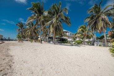 هتل San Pedro Holiday