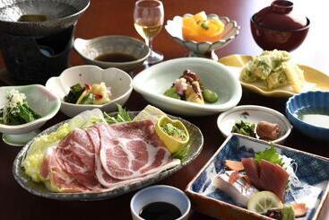 هتل Sun Resort Shirahama