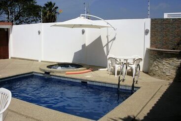 پانسیون Cesar's House Salinas