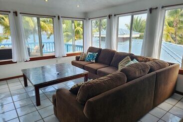استراحتگاه Maya Beach