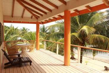 استراحتگاه Maya Beach