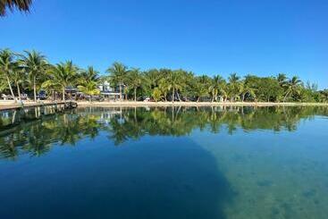 استراحتگاه Maya Beach