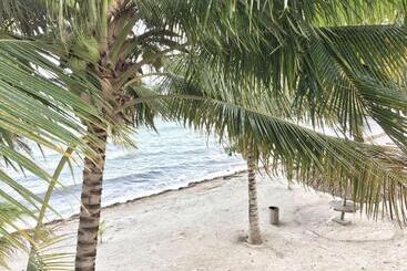 استراحتگاه Maya Beach