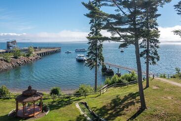 Atlantic Oceanside Hotel & Conference Center