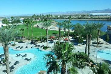 Avi Resort & Casino