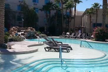 Avi Resort & Casino