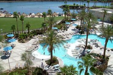 Avi Resort & Casino