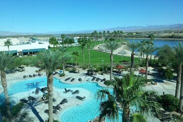 Avi Resort & Casino