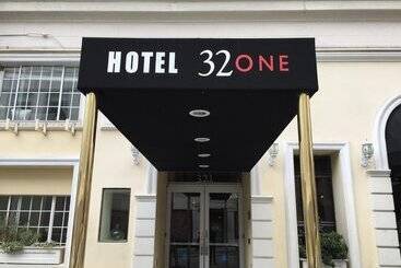 هتل 32one