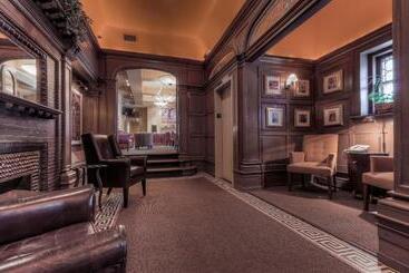 هتل Alexander Inn