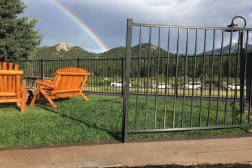 هتل Alpine Trail Ridge Inn