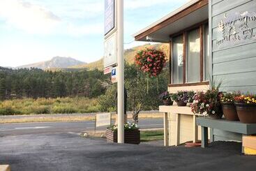 هتل Alpine Trail Ridge Inn