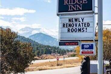 هتل Alpine Trail Ridge Inn