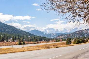هتل Alpine Trail Ridge Inn