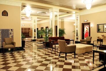 Ambassador Hotel Milwaukee, Trademark Collection By Wyndham