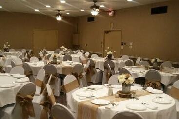 هتل American Inn North Kansas City