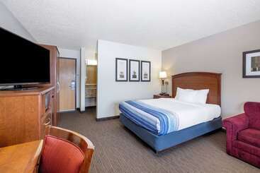 هتل Americinn By Wyndham Dickinson