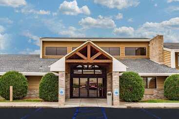 هتل Americinn By Wyndham Dickinson