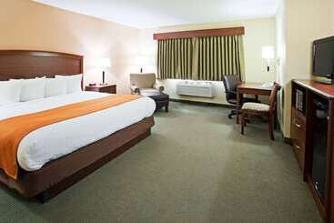 هتل Americinn By Wyndham Fargo West Acres
