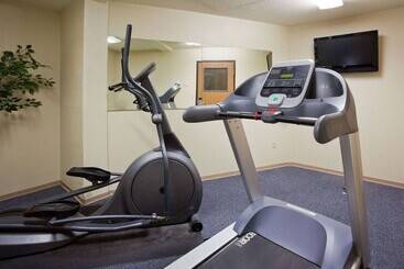 هتل Americinn By Wyndham Fargo West Acres