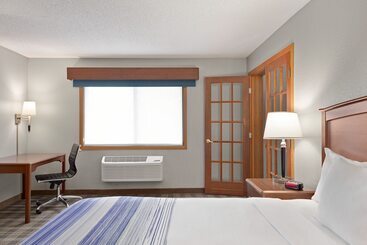هتل Americinn By Wyndham Fergus Falls  Conference Center