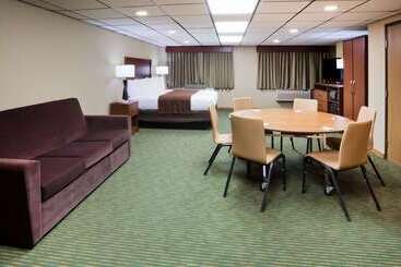 هتل Americinn By Wyndham Ironwood