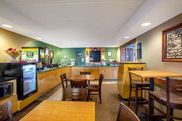 هتل Americinn By Wyndham Kearney