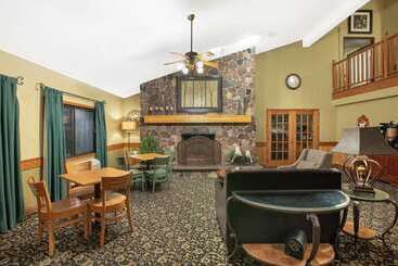 هتل Americinn By Wyndham Kearney