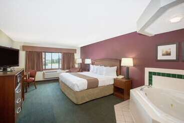 هتل Americinn By Wyndham Kearney