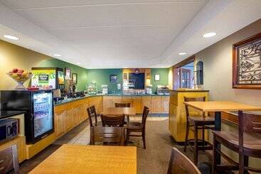 هتل Americinn By Wyndham Kearney