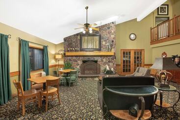 هتل Americinn By Wyndham Kearney
