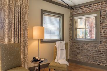 هتل Andrew Pinckney Inn