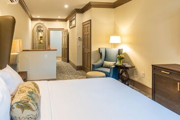 هتل Andrew Pinckney Inn