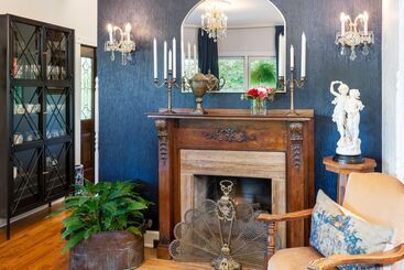 هتل Arsenic And Old Lace Bed & Breakfast Inn